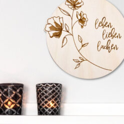 TheVectorians_Sommerblume Lasercut Lasergravur auf einem runden Holz