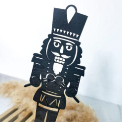 TheVectorias_Nussknacker_Lasercut_Klötzchenaufsteller
