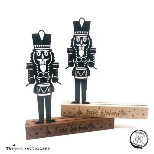 TheVectorias_Nussknacker_Lasercut_Klötzchenaufsteller