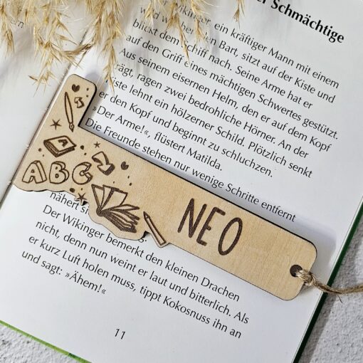 Personalisierbare Leselernhilfe „Schule“ aus Holz – Lesehilfe für Kinder – Bild 4
