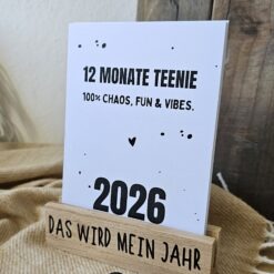 The Vectorians Jahrestischkalender Holzständer Klammer Teenie Jugendlicher